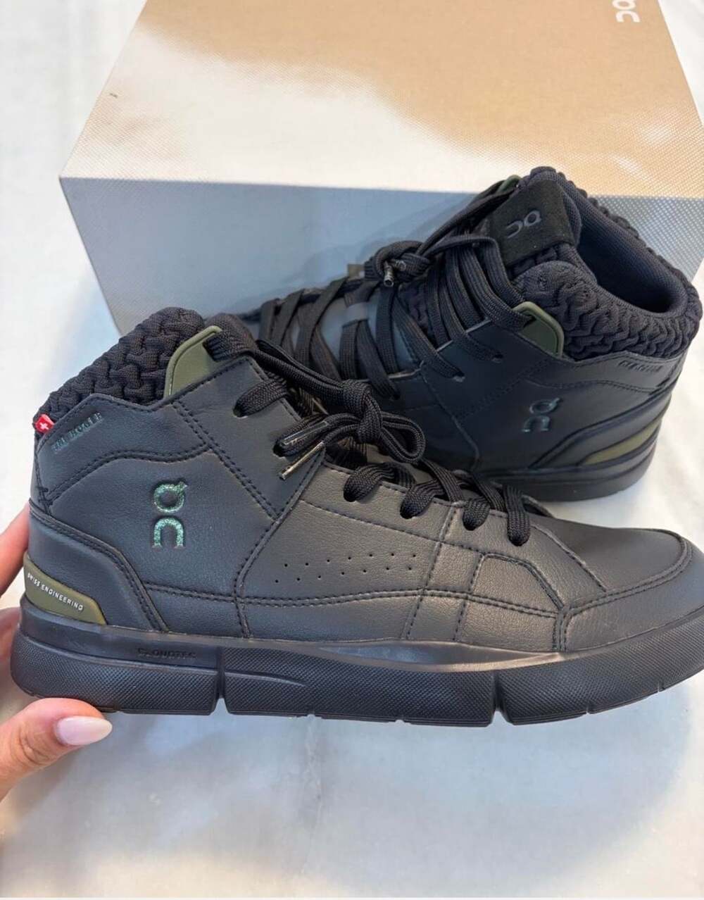 On The Roger Clubhouse Mid Sensa Women's Black Camo Sneakers Size 8.5W